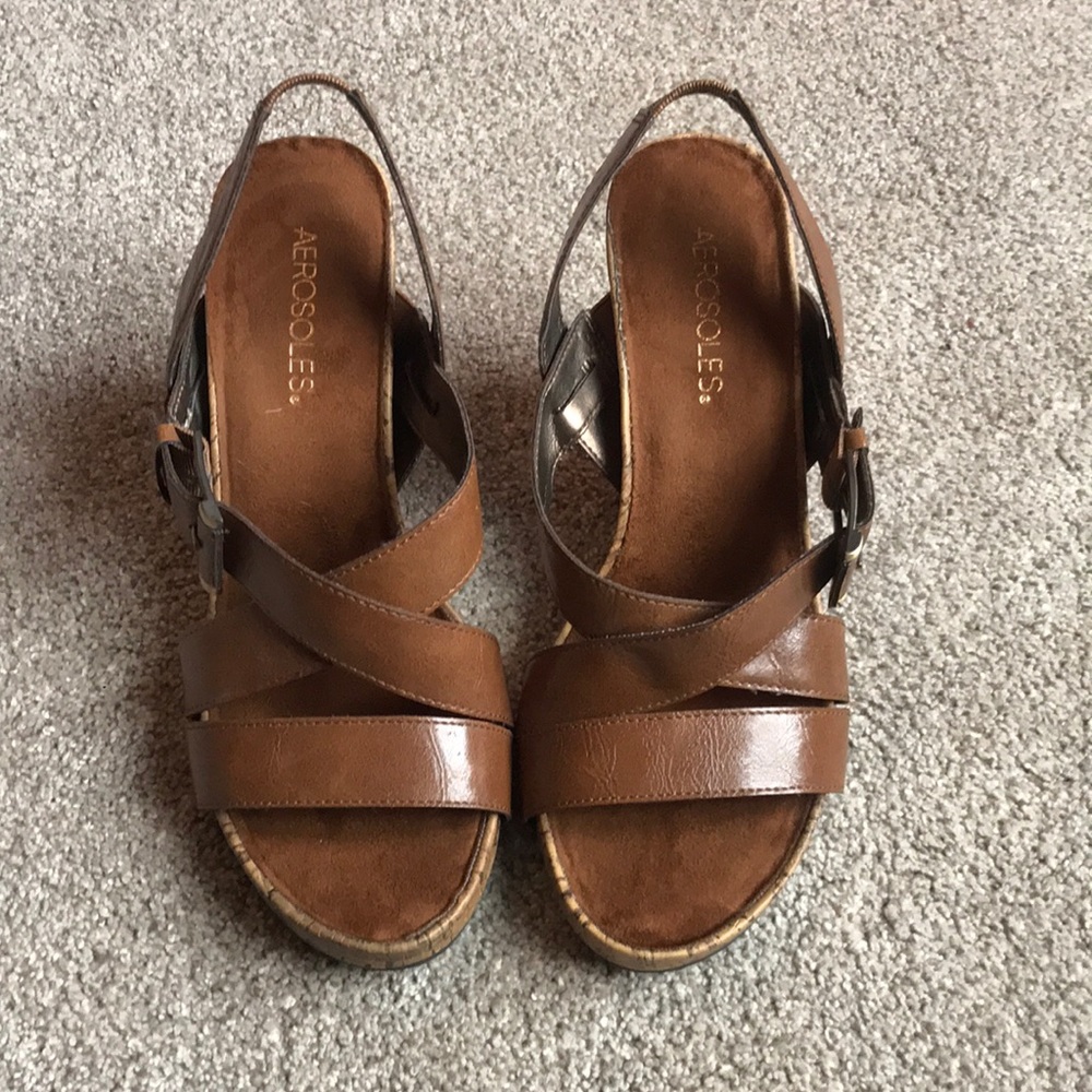 Aero soles wedge heels